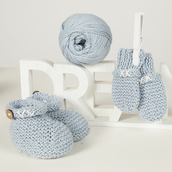 baby mittens and booties