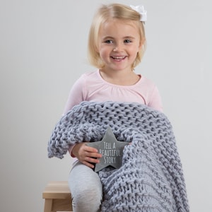 Baby Blanket Knitting Kit. Amias Chunky Throw knit kit. Beginners knitting pattern. Learn to knit with Wool Couture.