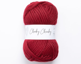 Ruby Super Chunky Yarn.  Cheeky Chunky Yarn par Wool Couture. 100g Ball Chunky Yarn en rouge rubis.  Pure laine mérinos.