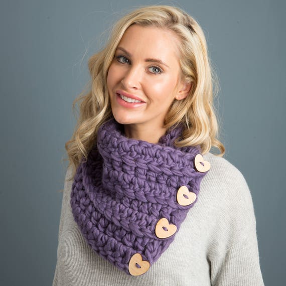 Love This Chunky Yarn Crochet Scarf Pattern