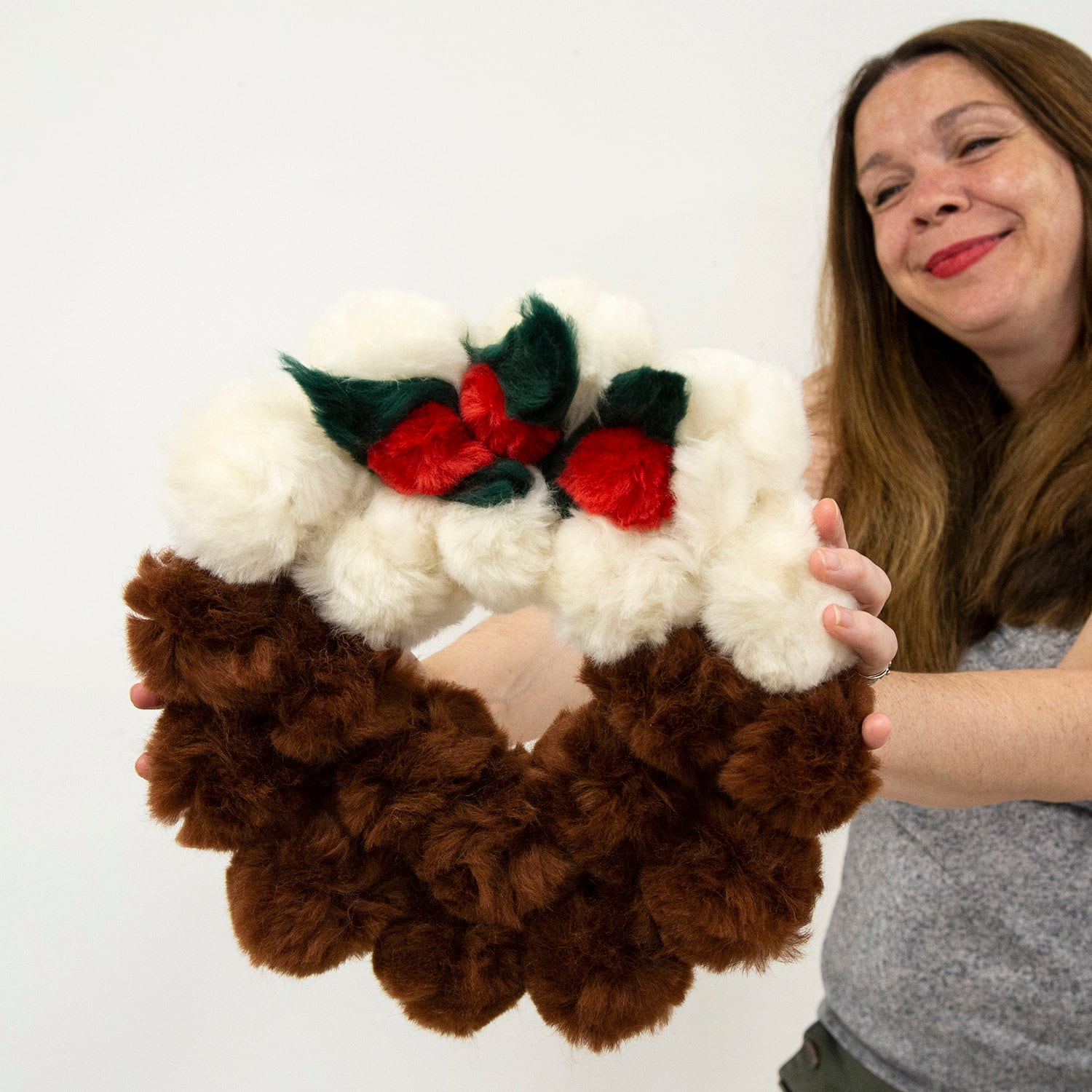 Gift Toppers: Pom Poms and Yarn - Hello Central Avenue