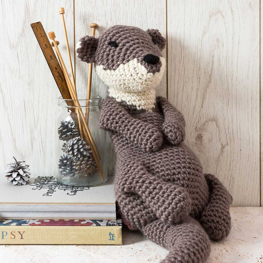 Otter Crochet Kit. Amigurumi Giant Chunky Crochet Kit. Merino Yarn