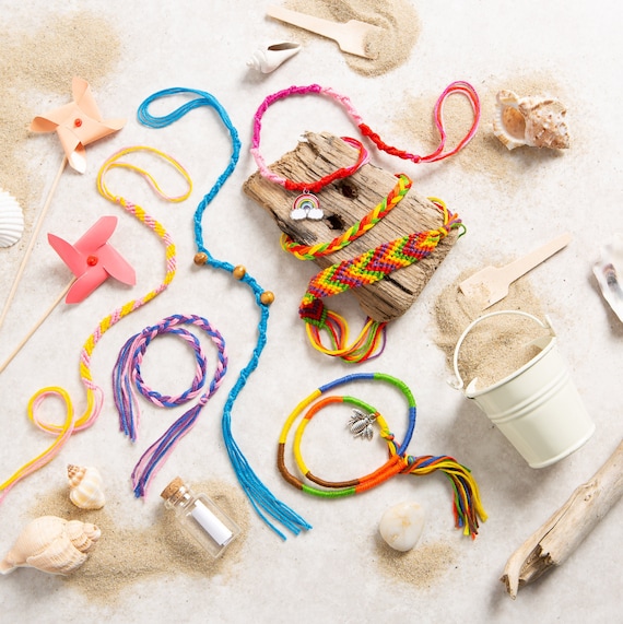Friendship shop bracelet materials