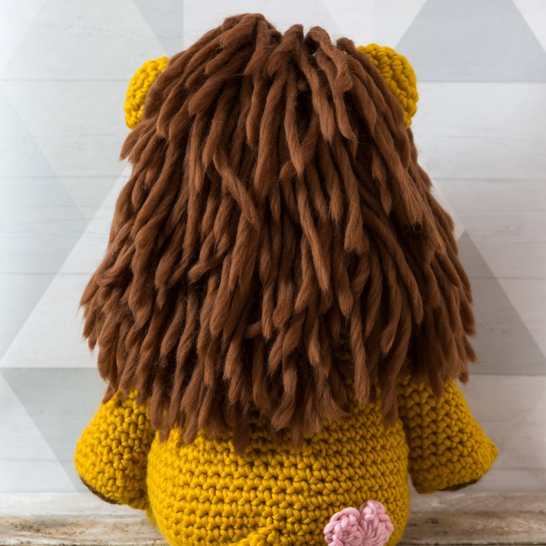 Lion Crochet Kit. Amigurumi Giant Chunky crochet Kit. Merino Yarn. Easy crochet pattern by Wool Couture image 3