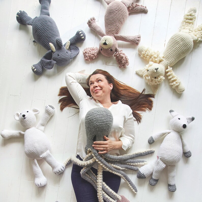 Giant Teddy Bear crochet kit. Oversized amigurumi teddy. Crochet pattern. Animal crochet kit. Easy crochet kit. Baby shower gift. image 8