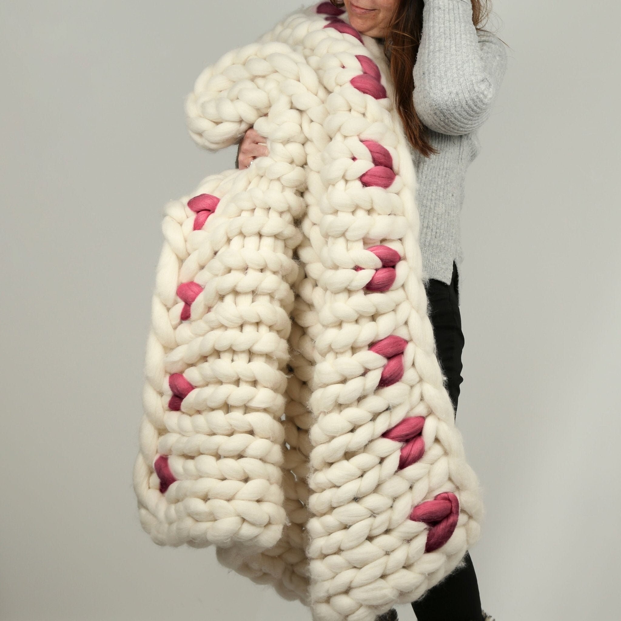 Arm Knitting Kit. Chunky Knit Heart Blanket. Perfect for Beginners