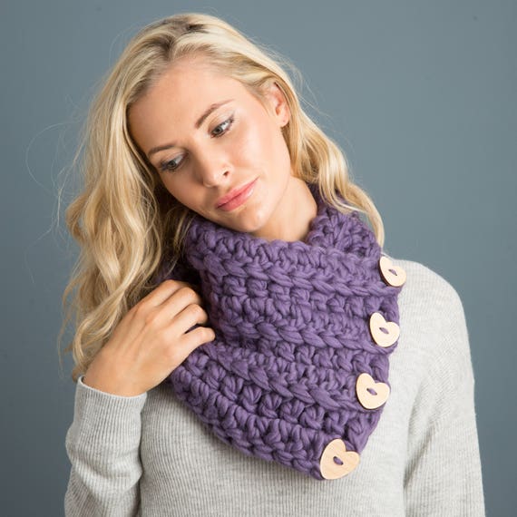 Love This Chunky Yarn Crochet Scarf Pattern