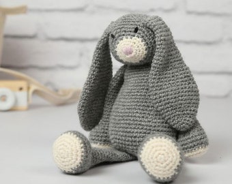 Mable Bunny Crochet Kit. Amigurumi bunny rabbit. Crochet pattern. Animal crochet kit. Easy crochet kit. Baby shower gift.