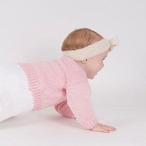 Emma Baby Jumper Kit de punto. Kit de tejido fácil. Patrón de jersey de bebé de Wool Couture imagen 3