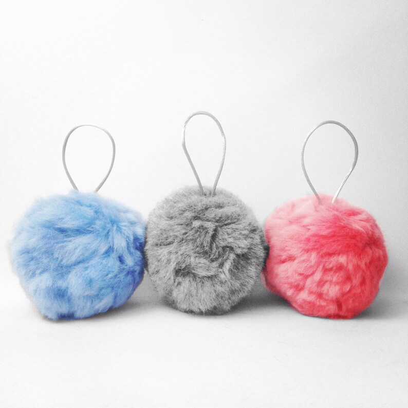 Christmas Bauble DIY. Beginners Pompom Craft Kit. Easy Christmas Bauble Pattern By Wool Couture. Kids Christmas Craft image 3