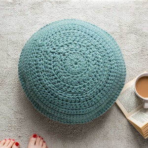 Cushion Crochet Kit. Mandala Pillow Giant Chunky Crochet kit. Merino Wool. Easy crochet pattern by Wool Couture.