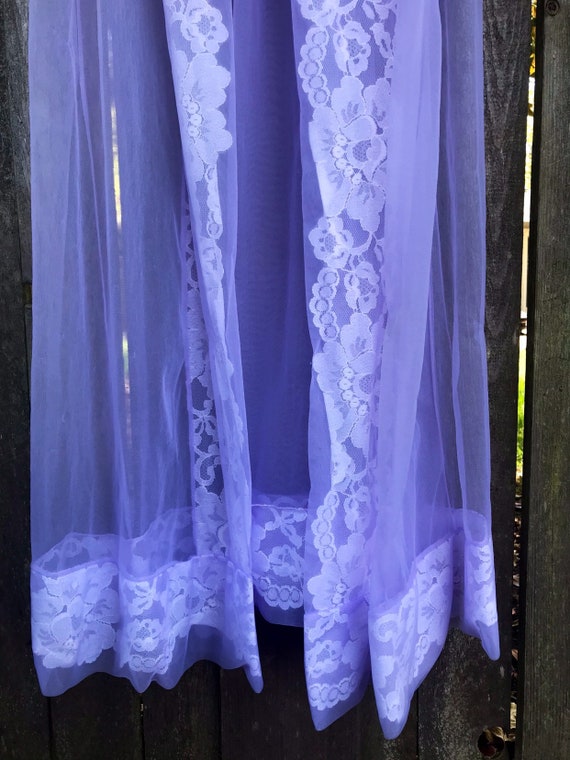 Vintage 1960's Lilac Mesh Lace Nightgown Duster R… - image 5