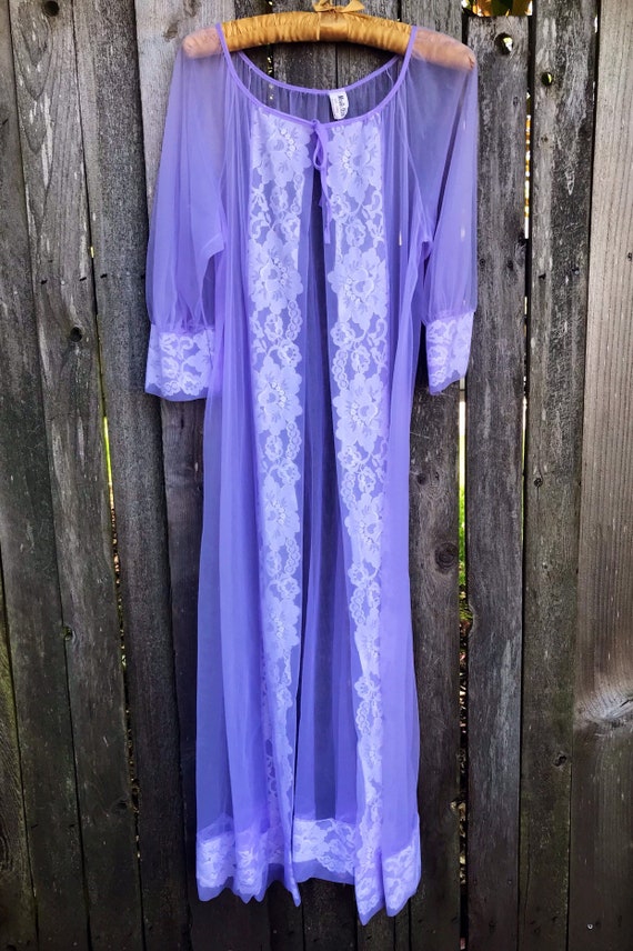 Vintage 1960's Lilac Mesh Lace Nightgown Duster R… - image 3