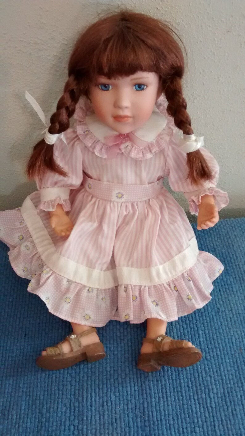 Cute Dress in Vintage Hair