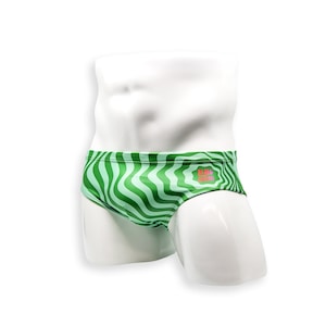 Heren badpak basic zwembroek in groene wonderprint voor zwemmen esthetische bodybuilding poseren of mannen paaldans
