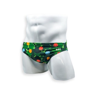 Herenzwempak 2 inch zijzwembroek in groene kerstballenprint voor zwemmen, esthetische bodybuilding poseren of herenpoledans
