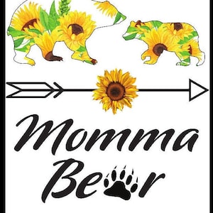 Può includere: Silhouette in bianco e nero di un'orsa madre e un orsacchiotto con un motivo a girasole. L'immagine include una freccia con un girasole al centro e il testo "Momma Bear" con un'impronta di zampa.