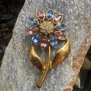 Vintage Avon Flower Brooch
