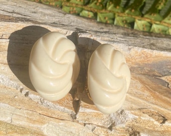 Vintage Large Cream Off White Circle Textured Molded CLIP ON EARRINGS