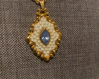Vintage Evil Eye Avon Necklace Faux pearl on a 20"goldtone chain