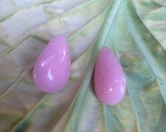 Lucite Vintage Small Tear Drop Pierced earrings Pink