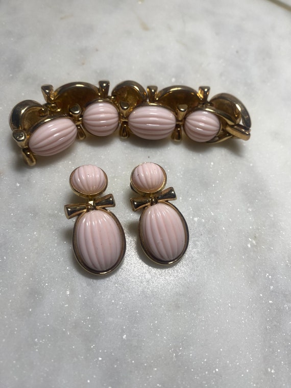 Vintage crown Trifari Pink Lucite SET w/ Matching… - image 5