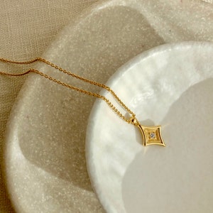 Vault Necklace