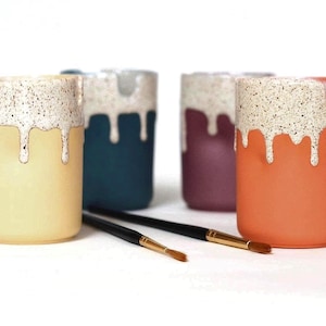 Soporte para pinceles de cerámica hecho a mano: Organizador de cerámica esmaltada (9 x 6 cm). Varios colores disponibles.