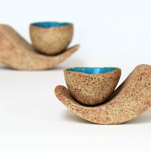 Keramik Zen Skulptur.  Geeignet für den Innen oder Außenbereich. Wabi Sabi Ästhetik. Es würde sehr gut in einem kleinen japanischen Garten aussehen.