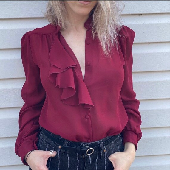 70’s secretary blouse; women’s vintage light and f