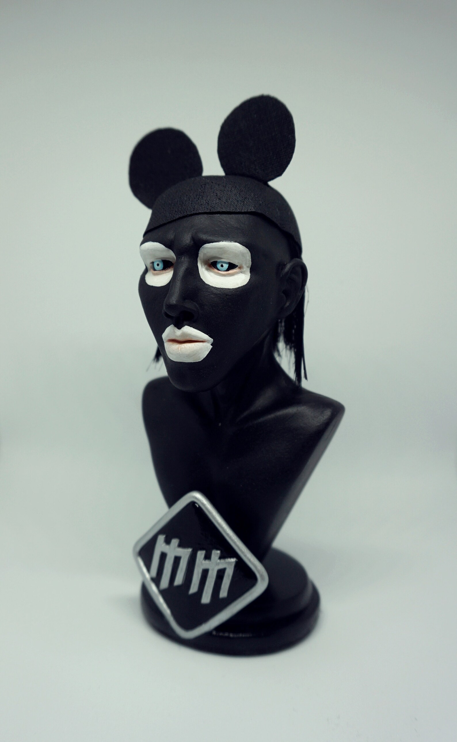 sculpture mickey mouse
