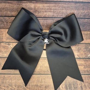 Custom Graduation Hair Bow – Cap Charm, Cheer Bow Style, Personalized Gift for Girls