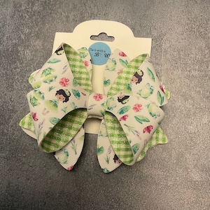 Princess and the frog themed green faux leather girls hair bow