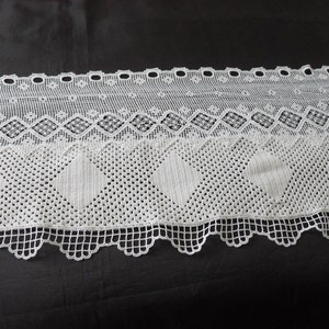 Exquisite very wide French vintage handmade crochet and lace curtain / pelmet  250 cm width x 38 cm length   (16137)  D vp