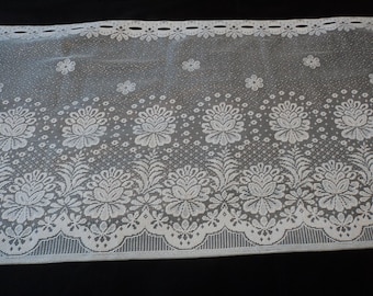 French vintage lace panel net window / curtains  136 cm width  x 47 cm length  (14119-14220) G9