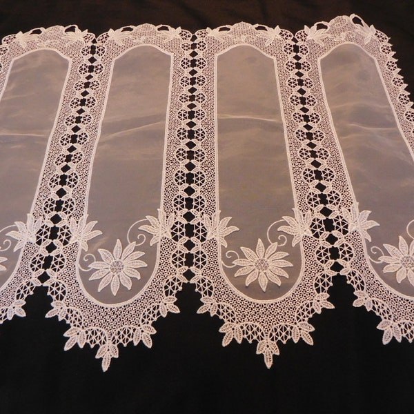 Stunning French vintage macrame style lace curtain with a floral design 63 cm width x 56 cm length (18926) G84