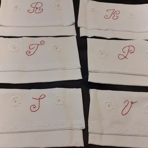 Handmade metis linen and lace fully lined, embroidered initial gift envelope / napkin holder  (19055) K