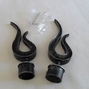 A pair of French vintage black and silver coloured metal curtain pole finials for a 20 mm pole (17177-17181) G69  VP