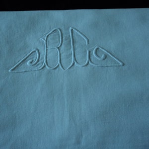 Stunning French vintage metis linen embroidered initials B & C flat sheet with a thread work hem (09756) GSH1