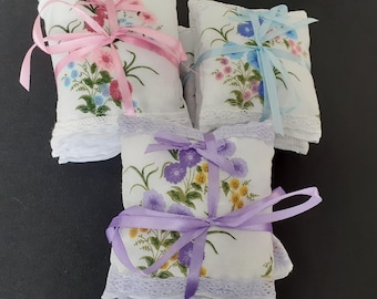 Set of four handmade French Lavender drawer sachets  (19190) DR1