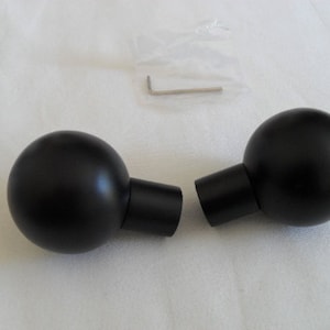 A pair of French vintage matt black metal curtain pole finials for a 20 mm pole (17172-17173) G69 VP