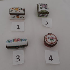 French vintage Porcelain Art collectable pill box
