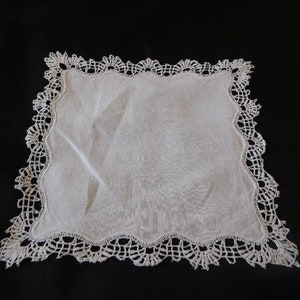 French vintage exquisite fine linen and lace bridal handkerchief (18529) H