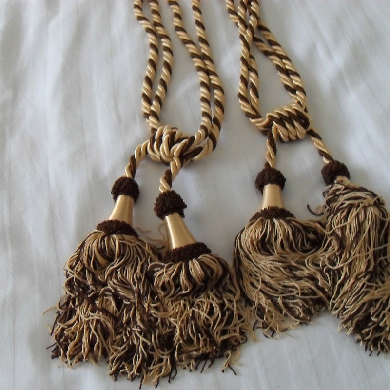 Gold Knot Curtain Tieback main image 1