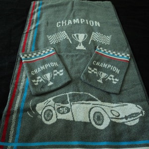 French cotton Champions podium hand towel and two matching wash mitts (10154) G38 vp