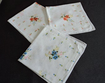 Accessoires Sjaals & omslagdoeken Zakdoeken geborduurde zakdoeken vak 3 kleine hand geborduurd oude zakdoeken mooie doos van zakdoeken 