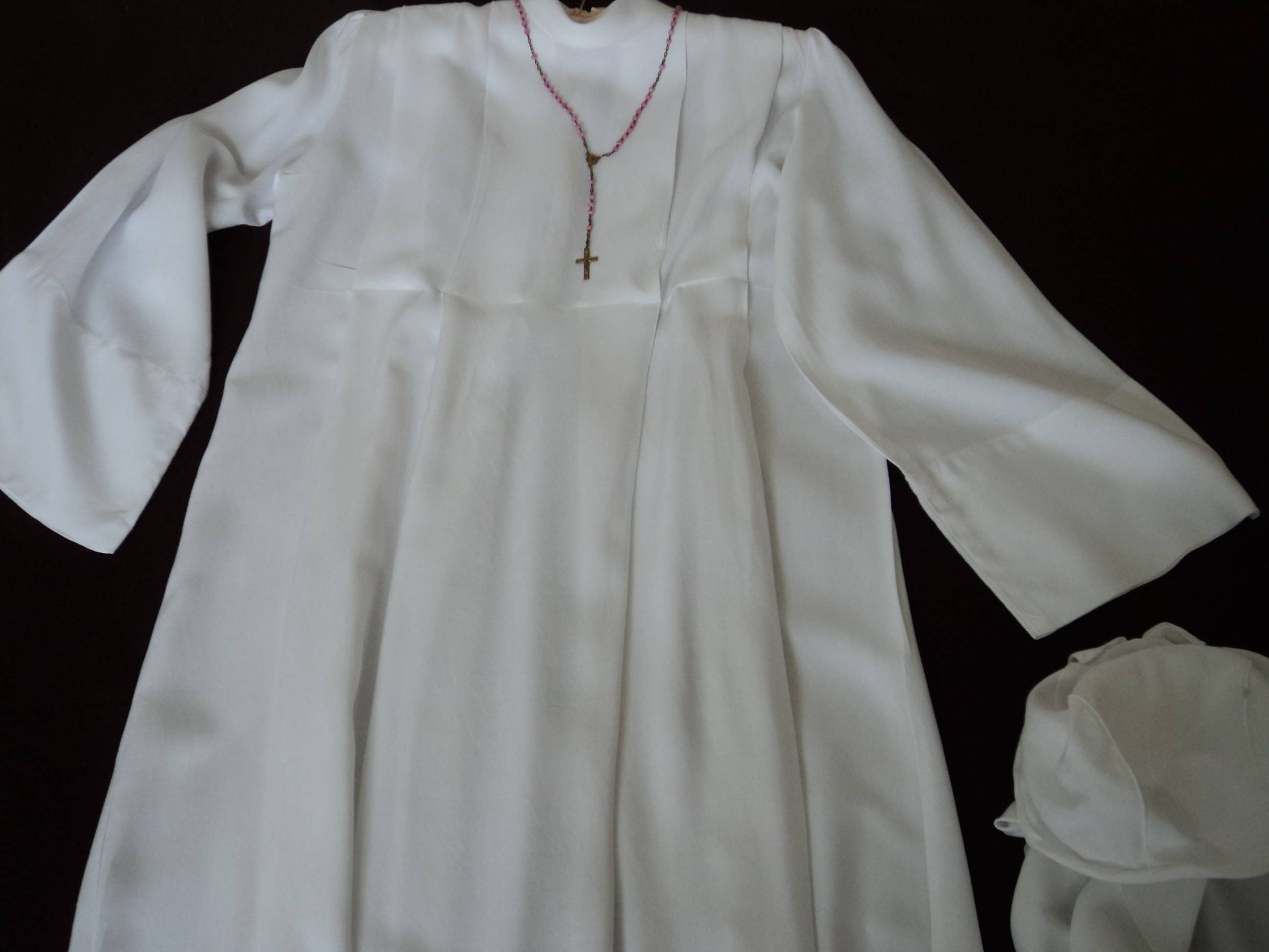 French vintage hand made heirloom communion outfit - robe, hat and veil and rosary beads  (05467) E1 vp