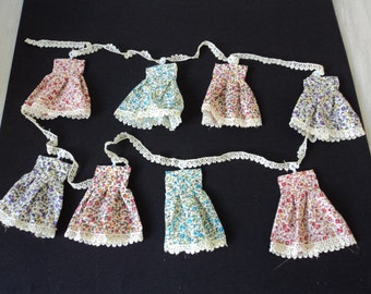Vintage dress bunting (02776-02777)