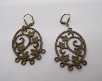 French vintage brass earrings with a leaf design in the centre (18753) SDR1