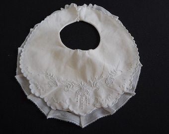 French vintage hand embroidered babies cotton and lace bib  (18215) SDR2